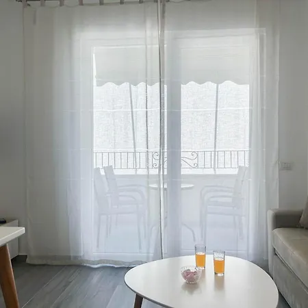 Bonita 645 Apartmán Golem (Tirana)